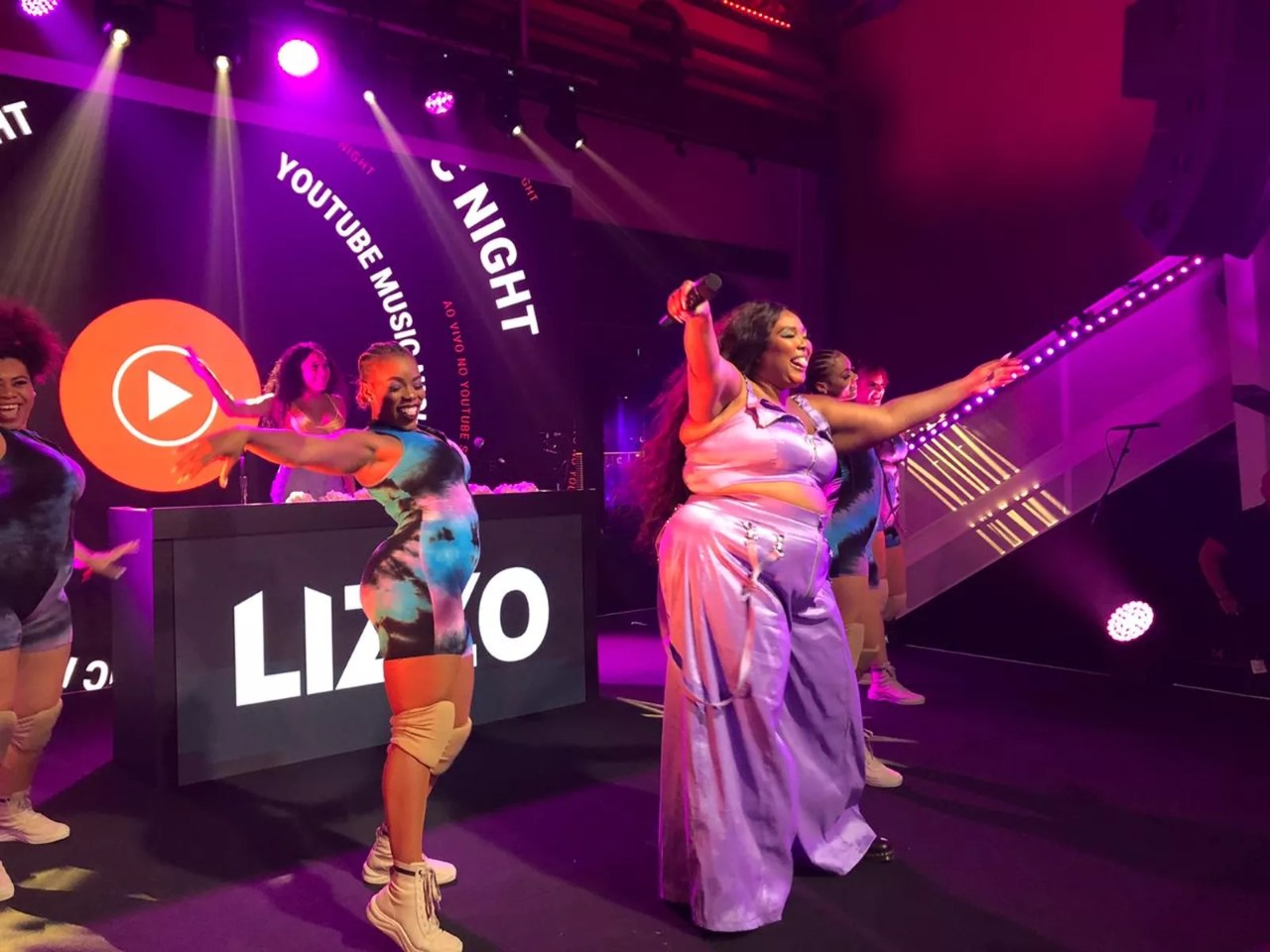 Lizzo no Brasil: celebridades, influenciadores e imprensa fazem evento da  cantora o mais disputado do ano